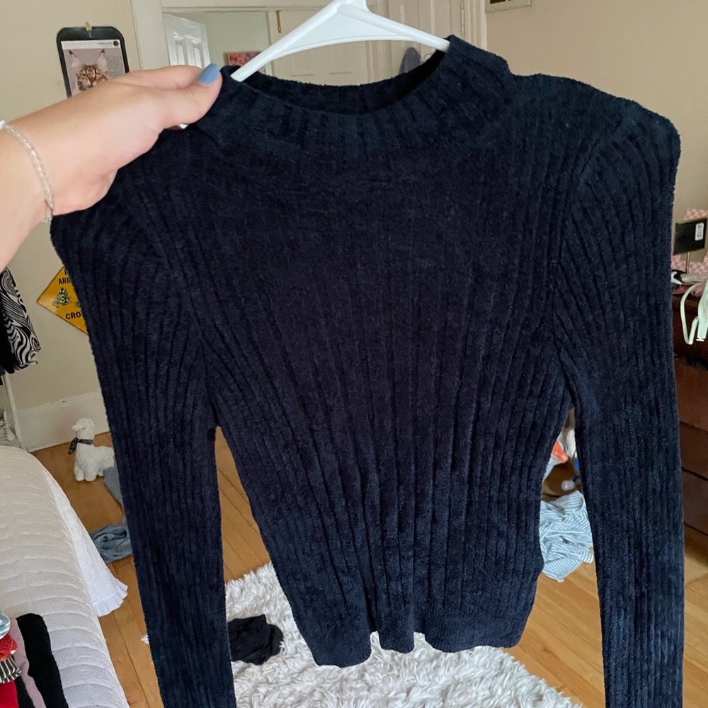 super soft urban mock neck!